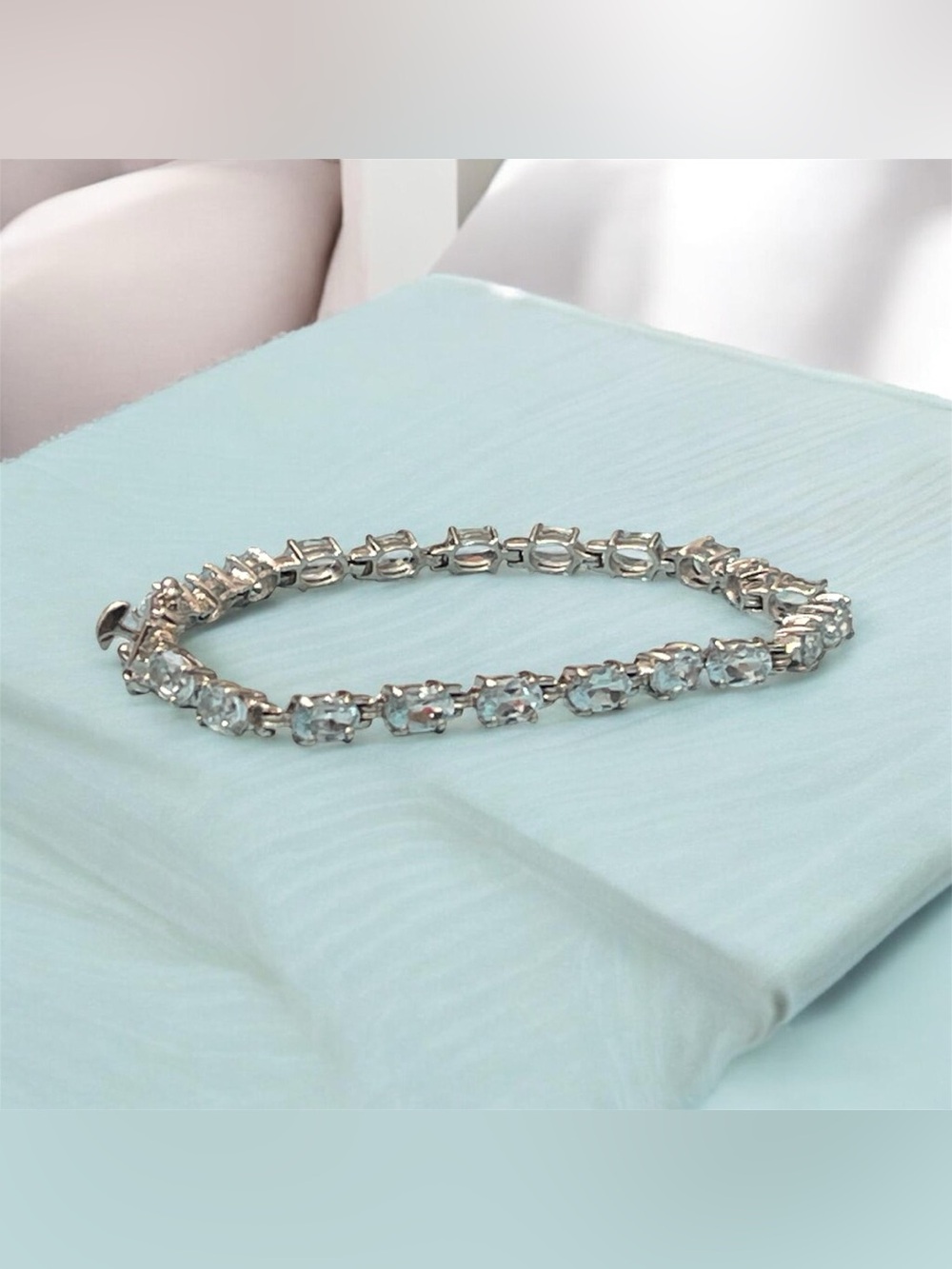 Elegant Sterling Silver and genuine Topaz  Tennis Bracelet  7.5” 10.4g
